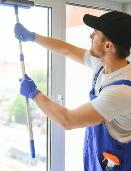 Fensterreinigung in St.Pölten | Barada Hausservice GmbH für streifenfreie Fenster in Privat- und Gewerbeimmobilien